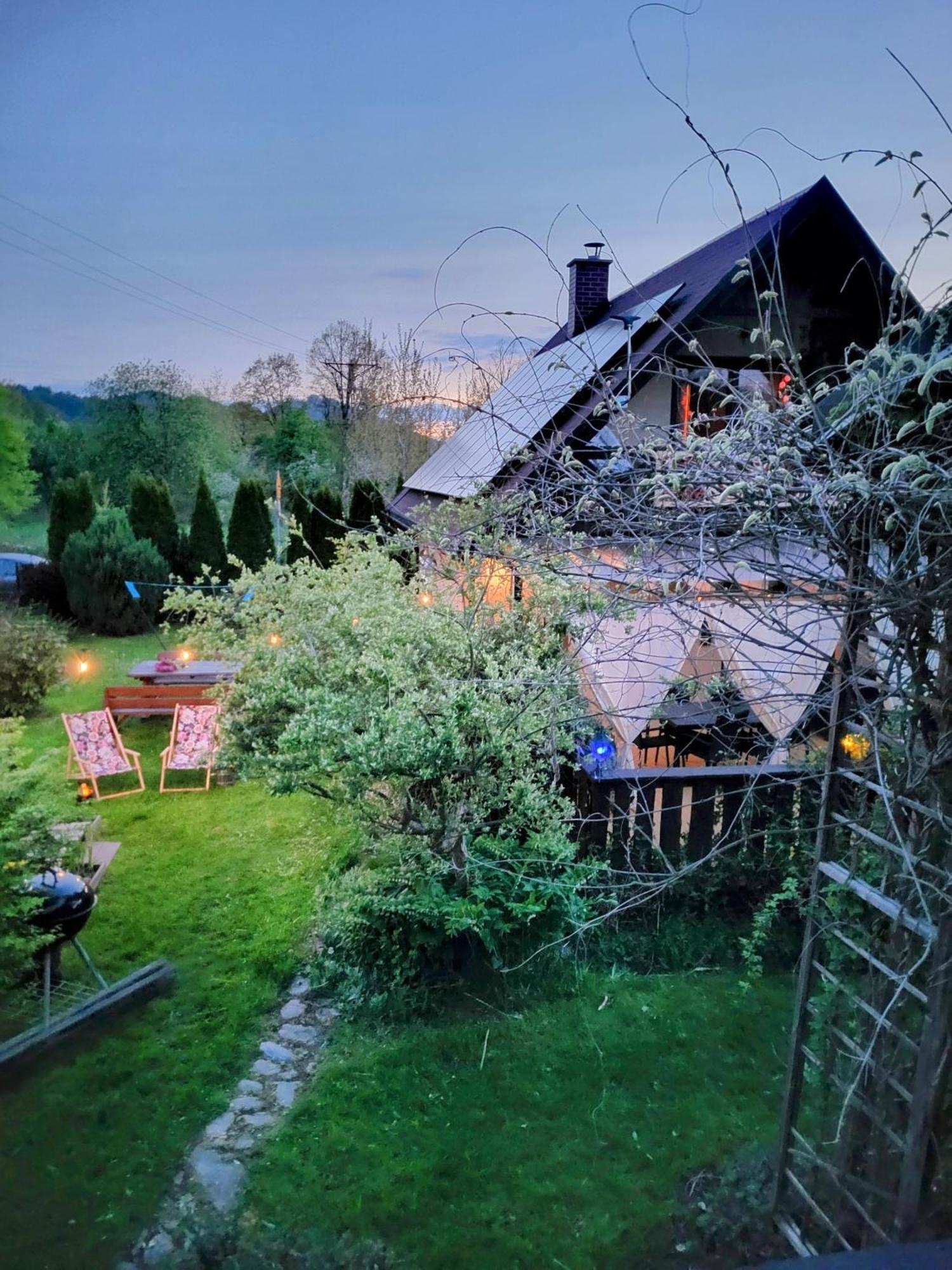 Smyrkowy Dom z kominkiem z gorącą balią koło Karpacza Janowice Wielkie Zewnętrze zdjęcie